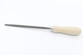 Râpe à pierre grossière droite, ronde. 230 mm, avec manche en bois