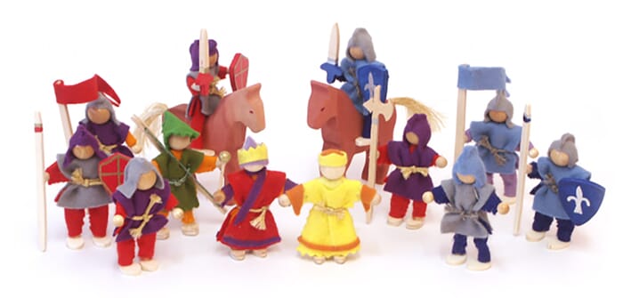 Bambole che piegano gli abitanti del castello, 14 pezzi.